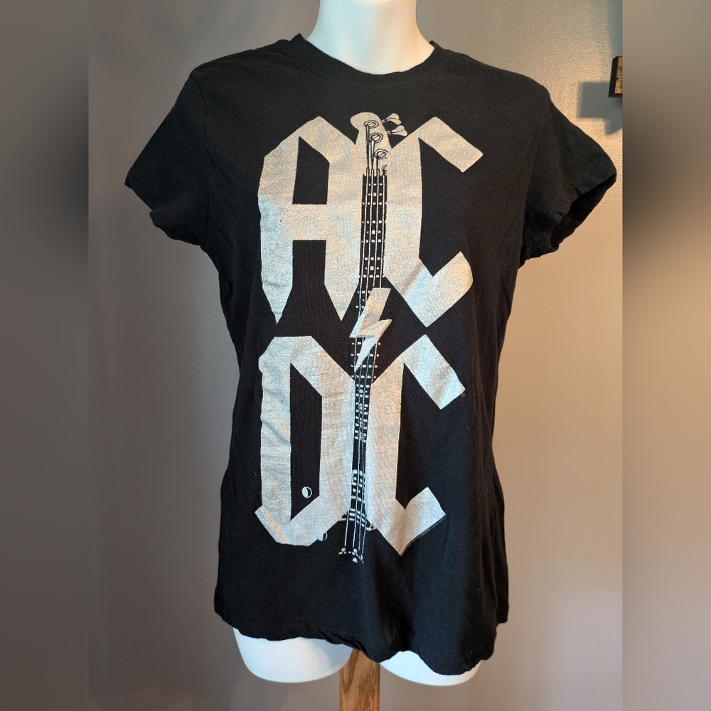 AC/DC Graphic Band Tee-Fitted Juniors Large
